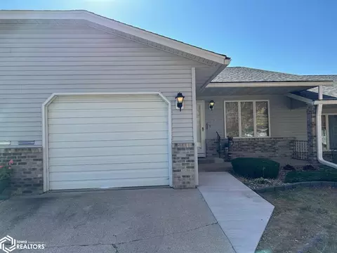 212 W L St, Forest City, IA 50436