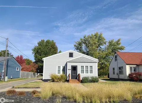 1009 9th Ave E, Oskaloosa, IA 52577