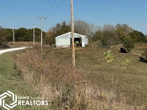 555 Th Trl, Melrose, IA 52569
