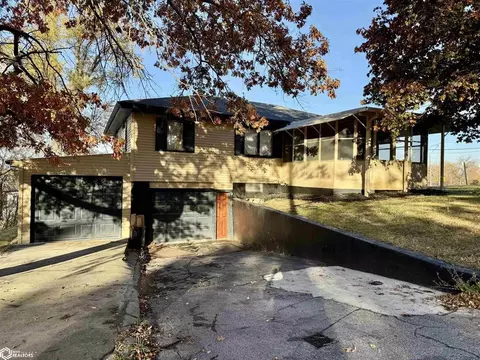 113 Nasby Ave, Audubon, IA 50025