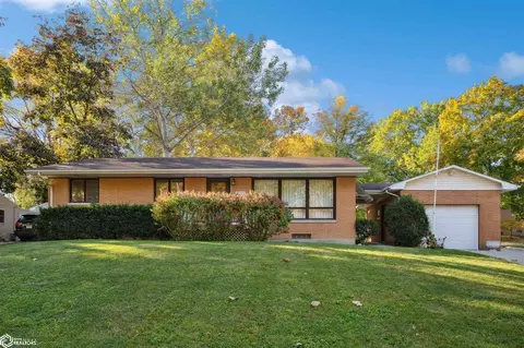 606 W Henry St, Mount Pleasant, IA 52641