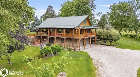 1267 Illinois Dr, Knoxville, IA 50138