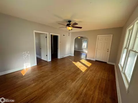 613 W Maple St, Centerville, IA 52544 photo 11