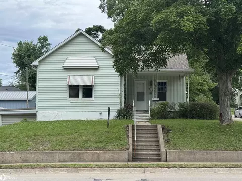 613 W Maple St, Centerville, IA 52544 photo 2