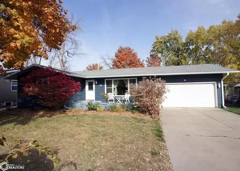 119 Parkview Dr, Webster City, IA 50595