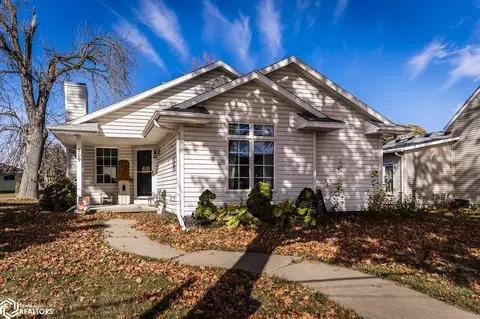 109 3rd St SE, State Center, IA 50247