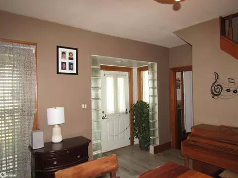 Entry Way - 205 Road M47, Walnut, IA 51577 photo 6 of 10