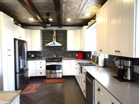 Kitchen - 205 Road M47, Walnut, IA 51577 photo 2 of 3