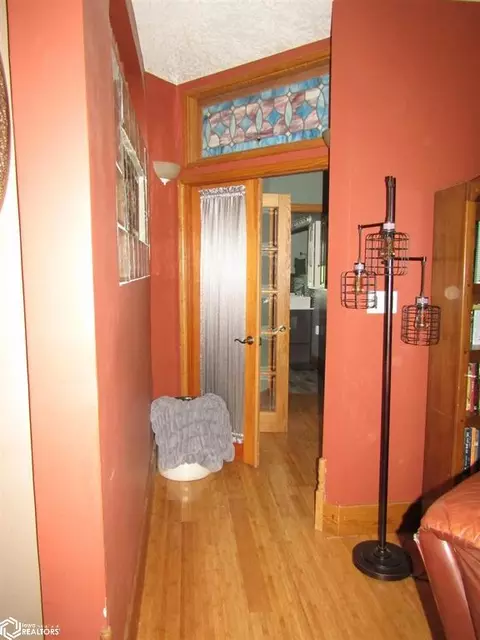 Entry Way - 205 Road M47, Walnut, IA 51577 photo 4 of 10