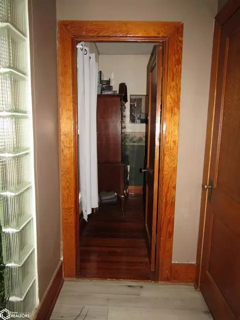 Entry Way - 205 Road M47, Walnut, IA 51577 photo 7 of 10