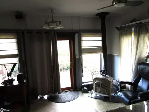 Entry Way - 205 Road M47, Walnut, IA 51577 photo 3 of 10