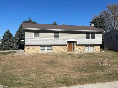 301 E Olesen Thu St, Graettinger, IA 51342