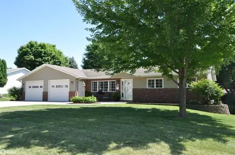 256 E 18th St, Carroll, IA 51401 photo 2