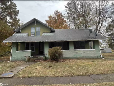 735 N 11th St, Centerville, IA 52544
