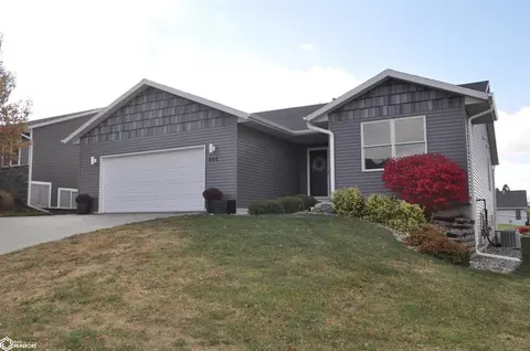 604 Field Crest Dr, Carroll, IA 51401