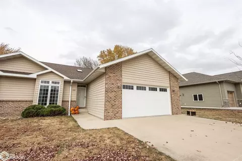 720 Pebblestone Ln, Garner, IA 50438