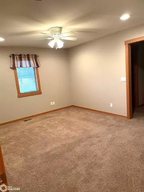716 N Phillips St, Algona, IA 50511 photo 5