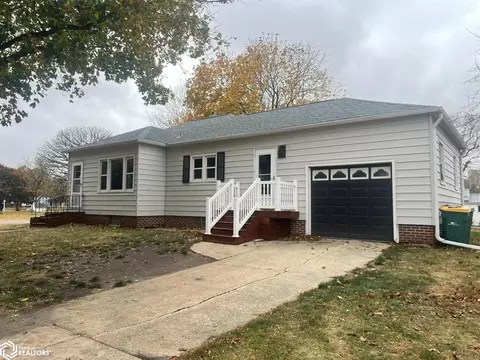117 S 4th St, Klemme, IA 50449