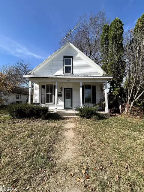 609 N Garfield Ave, Burlington, IA 52601