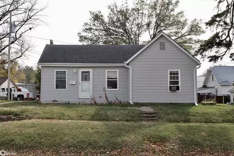 607 W 6th St, Atlantic, IA 50022