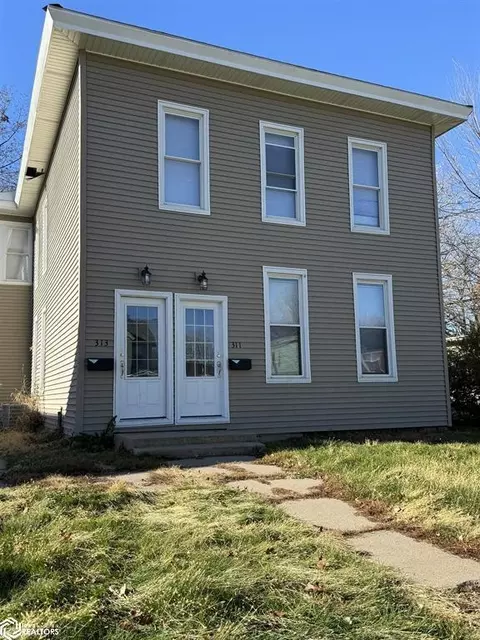 311 S Garfield Ave S, Burlington, IA 52601