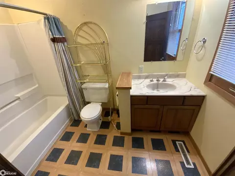 20 S 17th St, Denison, IA 51442 photo 8