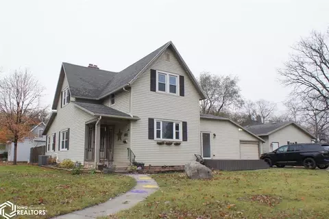 901 Division St, Webster City, IA 50595