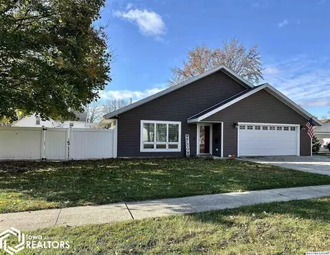 202 13th St N, Northwood, IA 50459