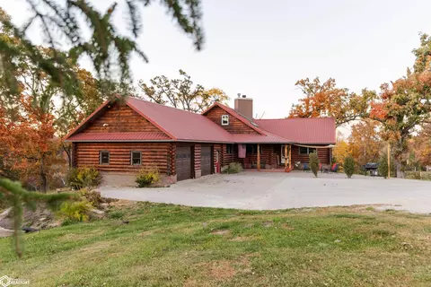 2751 Nebraska Ave, New London, IA 52645