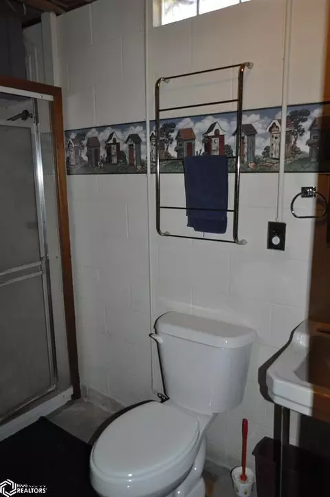Bath - 110 Artz St, Breda, IA 51436 photo 10 of 11