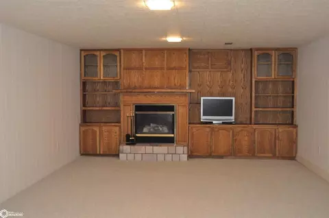 Living - 110 Artz St, Breda, IA 51436 photo 7 of 8