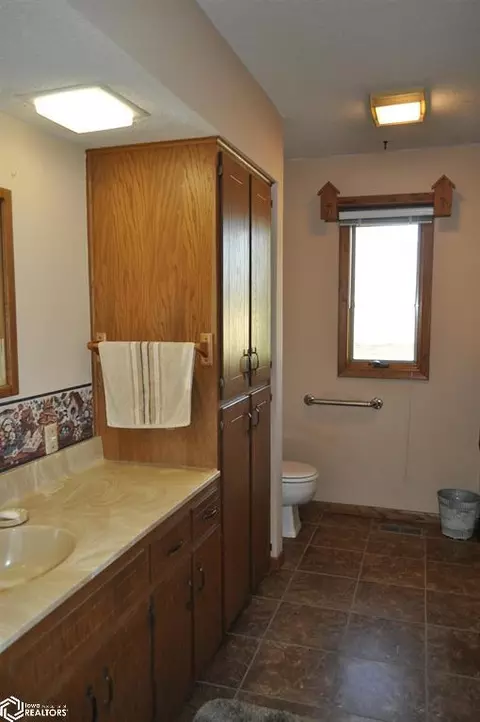 Bath - 110 Artz St, Breda, IA 51436 photo 5 of 11