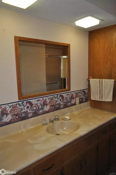 Bath - 110 Artz St, Breda, IA 51436 photo 6 of 11