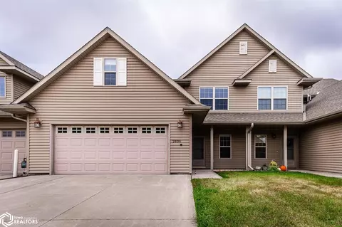 2406 Eagle Ridge Dr, Marshalltown, IA 50158