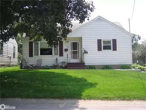 114 13th Ave E, Oskaloosa, IA 52577