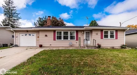 907 E 15th St S, Newton, IA 50208