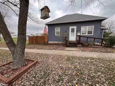 607 W Jefferson Ave, Fairfield, IA 52556