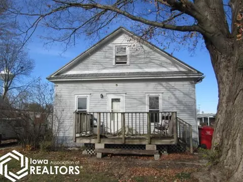 107 W Smith St, Russell, IA 50238