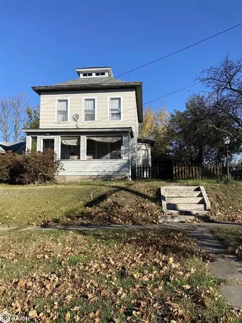 818 Franklin St, Burlington, IA 52601