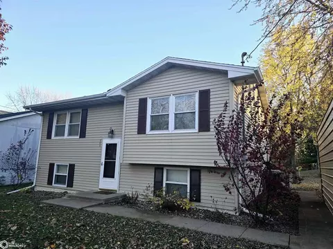 904 15th Ave E, Oskaloosa, IA 52577