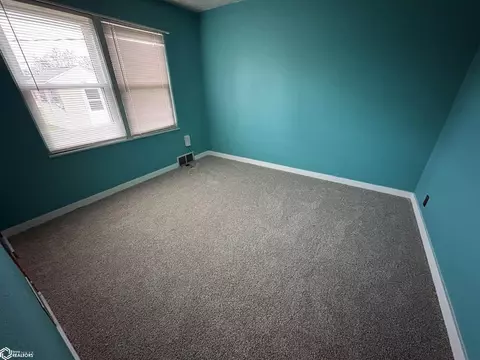 Bedroom - 1112 Val Kay Ct, Hampton, IA 50441 photo 2 of 5