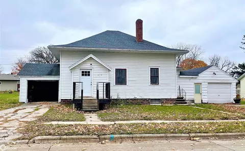 214 2nd St NE, Buffalo Center, IA 50424