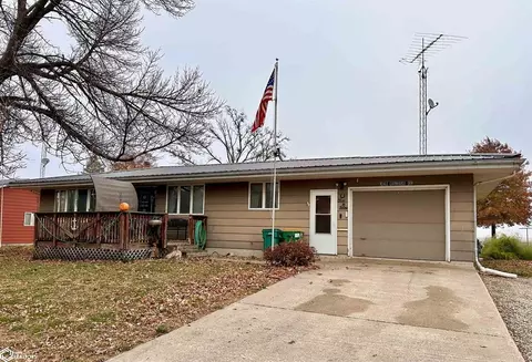407 Standring St, Corwith, IA 50430