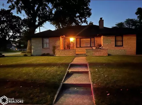 206 W Russell St, Jefferson, IA 50129