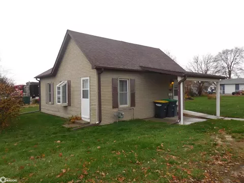 950 Mill St, Wapello, IA 52653