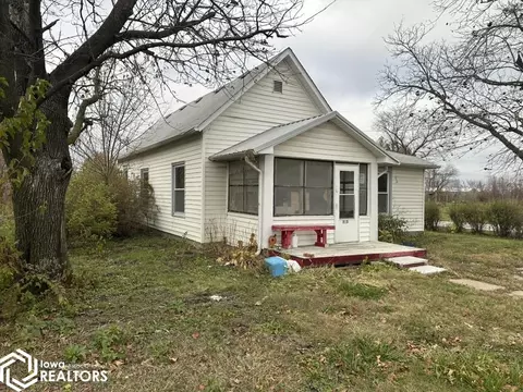 213 E Short St, Russell, IA 50238