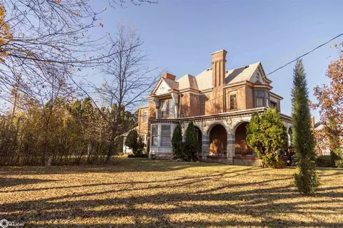 2131 S Main St, Burlington, IA 52601