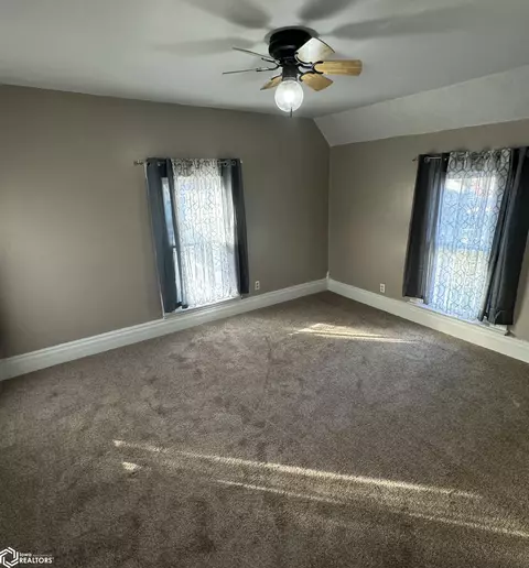 606 S Pine St, Creston, IA 50801 photo 5