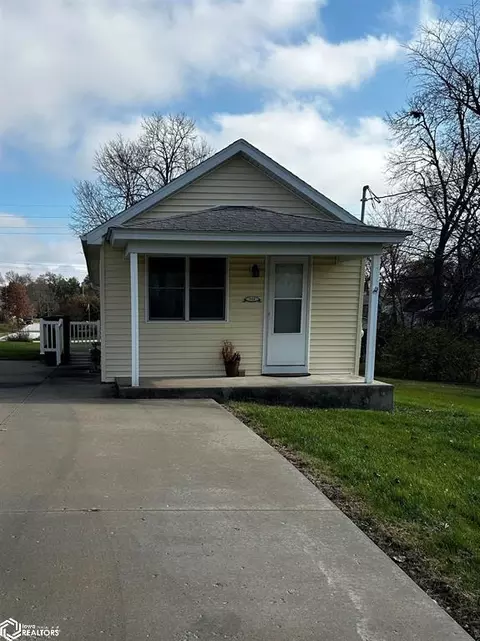 414 S J St, Oskaloosa, IA 52577
