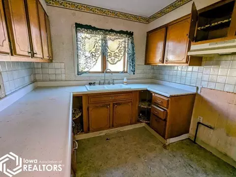 306 E Green St, Augusta, IL 62311 photo 3